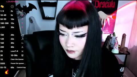 Snapshot of cristal_kosh chatting on 18, 11, 2025 Cris online show from 18, 11, 2025