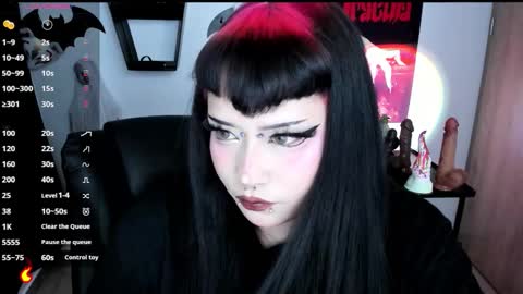 Snapshot of cristal_kosh chatting on 19, 11, 2025 Cris online show from 19, 11, 2025