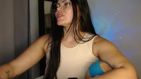 Snapshot of cristal_sexyboobs_ chatting on 14, 2, 2025 Cristal online show from 14, 2, 2025