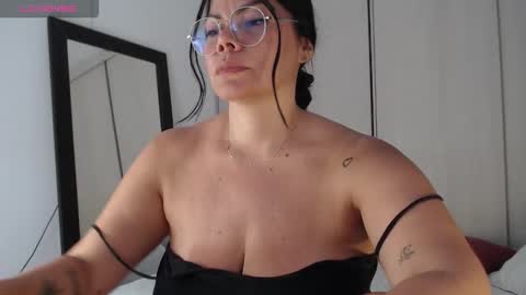 Snapshot of cristal_sexyboobs_ chatting on 17, 9, 2025 Cristal online show from 17, 9, 2025