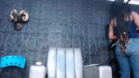 Snapshot of cristal_smith06 chatting on 5, 10, 2025 Hanna online show from 5, 10, 2025