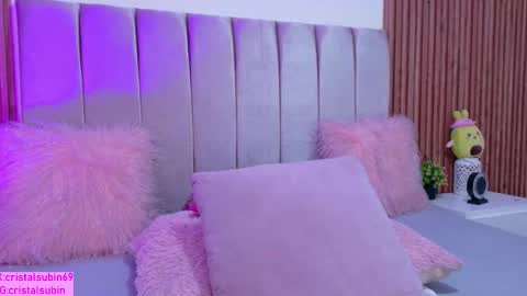 Snapshot of cristal_subin69 chatting on 18, 12, 2025 STEFANYIG cristalsubin online show from 18, 12, 2025