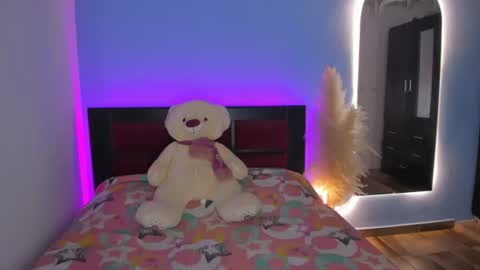 Snapshot of cristal_t2 chatting on 11, 6, 2026 cristal_t2 online show from 11, 6, 2026