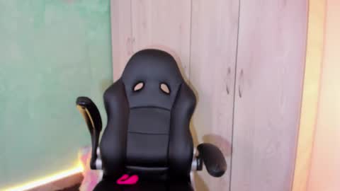 Cristal  online show from 3, 12, 2025