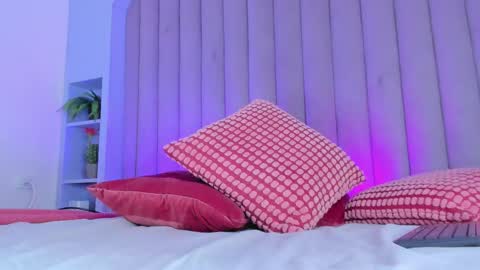 Nicole  Connection time 220pm-910pmCol online show from 5, 2, 2026