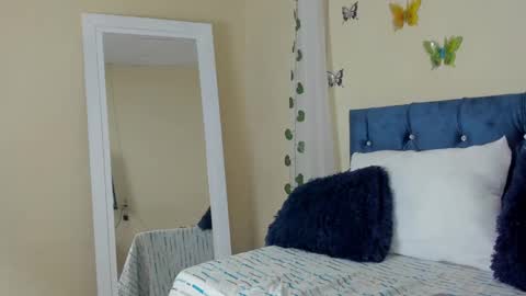 cristal walker online show from 23, 2, 2025