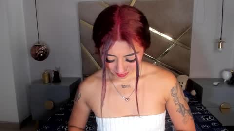  Independent Model online show from 28, 1, 2025