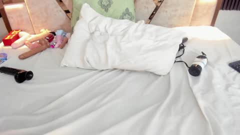 cristin  online show from 10, 12, 2024