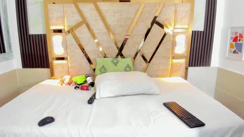 cristin  online show from 27, 12, 2024