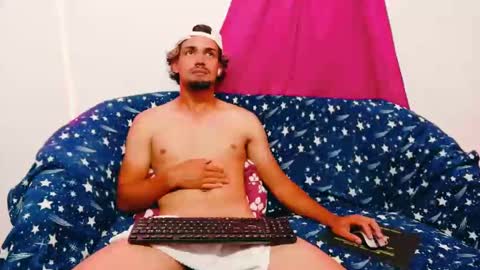 Snapshot of cristian_gp chatting on 8, 10, 2025 cristian gp online show from 8, 10, 2025