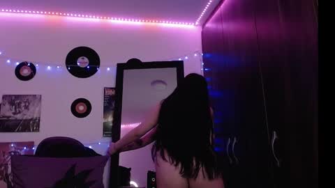 Christina online show from 4, 3, 2025