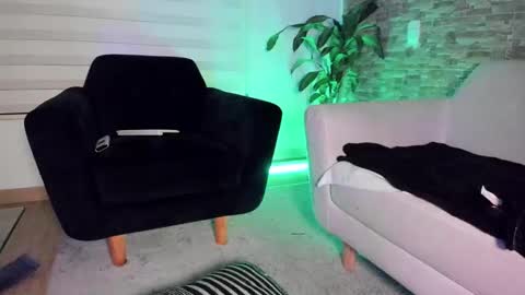 Snapshot of cristina_fernando chatting on 4, 12, 2024 soycriss online show from 4, 12, 2024