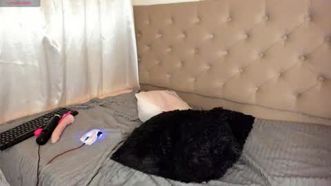 Snapshot of cristina_fernando chatting on 7, 1, 2025 soycriss online show from 7, 1, 2025