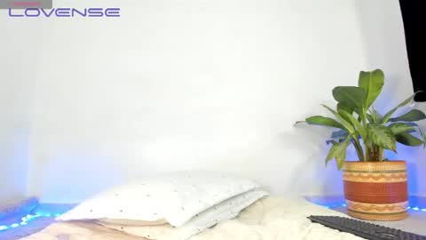 Snapshot of cristina_fernando chatting on 15, 9, 2025 soycriss online show from 15, 9, 2025