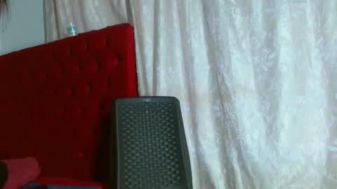 cristinamontiel74 online show from 9, 9, 2025