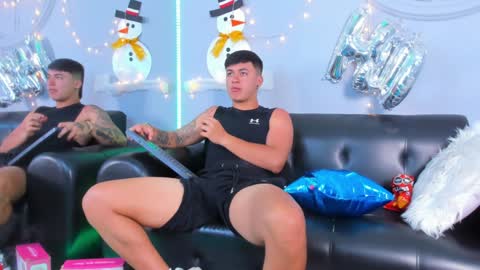 Snapshot of cristopher_strong chatting on 3, 1, 2025 Cristopher online show from 3, 1, 2025