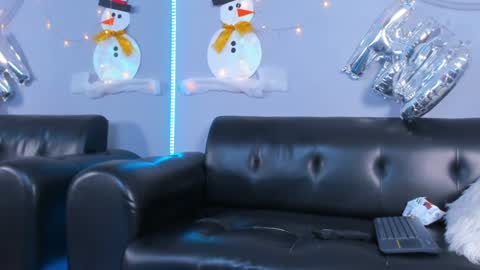 Snapshot of cristopher_strong chatting on 3, 1, 2025 Cristopher online show from 3, 1, 2025