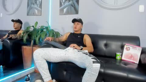 Snapshot of cristopher_strong chatting on 4, 2, 2025 Cristopher online show from 4, 2, 2025