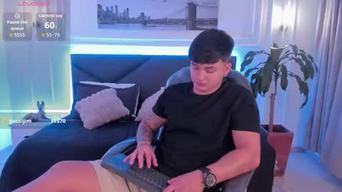 Snapshot of cristopher_strong chatting on 9, 11, 2025 Cristopher online show from 9, 11, 2025