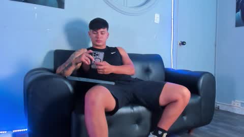 Snapshot of cristopher_strong chatting on 12, 11, 2025 Cristopher online show from 12, 11, 2025