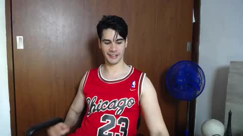 Snapshot of cristopher_vega182 chatting on 26, 11, 2025 cristopher online show from 26, 11, 2025