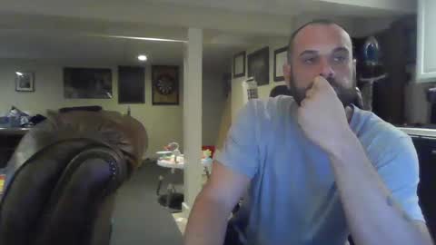 Snapshot of crm400 chatting on 11, 10, 2025 billybasement online show from 11, 10, 2025