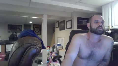 Snapshot of crm400 chatting on 18, 10, 2025 billybasement online show from 18, 10, 2025