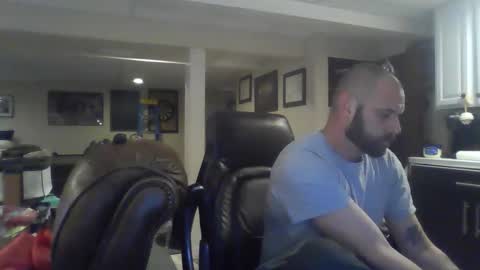 Snapshot of crm400 chatting on 25, 10, 2025 billybasement online show from 25, 10, 2025