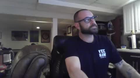 Snapshot of crm400 chatting on 31, 10, 2025 billybasement online show from 31, 10, 2025