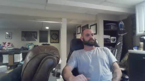 Snapshot of crm400 chatting on 12, 11, 2025 billybasement online show from 12, 11, 2025