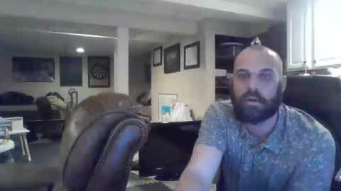 Snapshot of crm400 chatting on 14, 12, 2025 billybasement online show from 14, 12, 2025