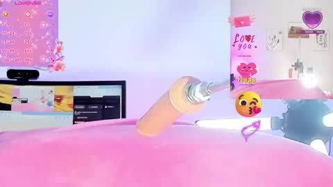 Snapshot of cruella_92 chatting on 27, 11, 2025 Mia online show from 27, 11, 2025