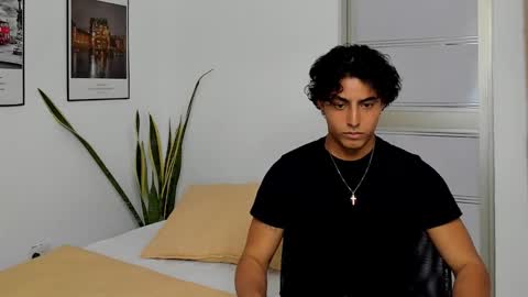 Snapshot of cruz_fernandez chatting on 11, 11, 2025 cruz_fernandez online show from 11, 11, 2025