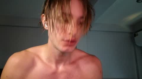 Snapshot of cryptongood chatting on 3, 2, 2025 Lin inst lingoodyy online show from 3, 2, 2025