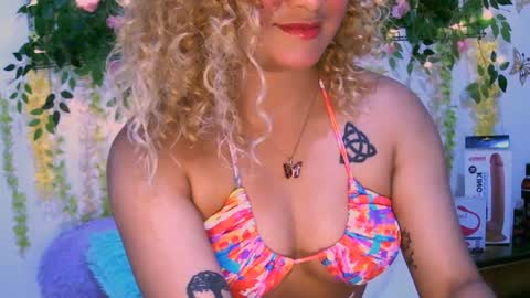 Snapshot of crysrus chatting on 17, 12, 2024 crysrus online show from 17, 12, 2024