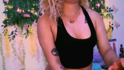 Snapshot of crysrus chatting on 24, 12, 2024 crysrus online show from 24, 12, 2024