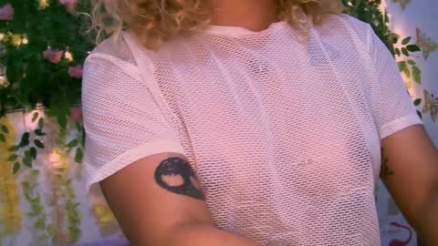 Snapshot of crysrus chatting on 25, 12, 2024 crysrus online show from 25, 12, 2024