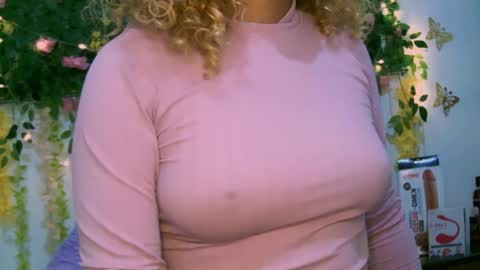 Snapshot of crysrus chatting on 6, 2, 2025 crysrus online show from 6, 2, 2025