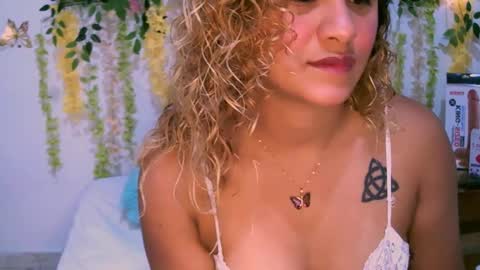 Snapshot of crysrus chatting on 16, 2, 2025 crysrus online show from 16, 2, 2025