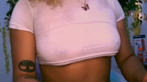 Snapshot of crysrus chatting on 23, 2, 2025 crysrus online show from 23, 2, 2025