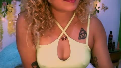 Snapshot of crysrus chatting on 26, 2, 2025 crysrus online show from 26, 2, 2025