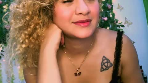 Snapshot of crysrus chatting on 2, 3, 2025 crysrus online show from 2, 3, 2025