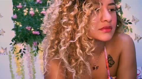 Snapshot of crysrus chatting on 12, 3, 2025 crysrus online show from 12, 3, 2025