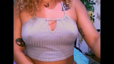 Snapshot of crysrus chatting on 11, 10, 2025 crysrus online show from 11, 10, 2025