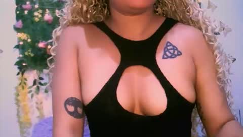 Snapshot of crysrus chatting on 23, 11, 2025 crysrus online show from 23, 11, 2025