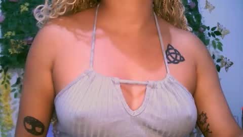 Snapshot of crysrus chatting on 30, 11, 2025 crysrus online show from 30, 11, 2025