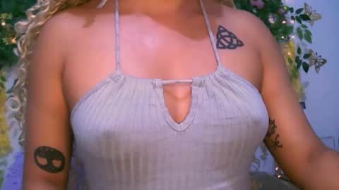 Snapshot of crysrus chatting on 1, 12, 2025 crysrus online show from 1, 12, 2025