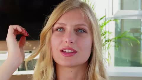 Snapshot of crystal_blond chatting on 12, 2, 2026 Crystal online show from 12, 2, 2026