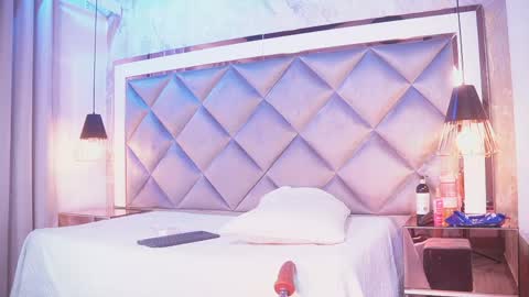 crystal_gilton online show from 12, 4, 2026