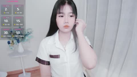 Snapshot of crystal_lea chatting on 7, 10, 2025 crystal_lea online show from 7, 10, 2025